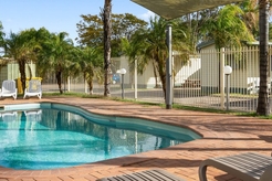 Pool-Wintersun-Cabin-and-Caravan-Park-Alice-Springs